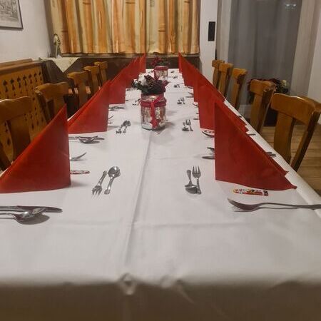 Festliche Tafel im Saal